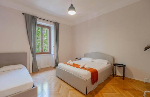Velvet & Marble - Stylish Luxury City Center Apartment - Photo 19
