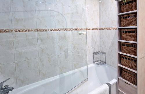 Apartamento, zona residencia con piscina, cerca de las playas en Santander - Foto 29