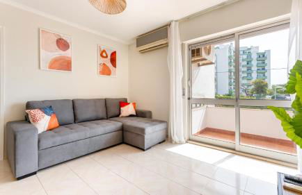 Comfy 3 BDR Flat With Pool & Balcony by LovelyStay - Photo 10