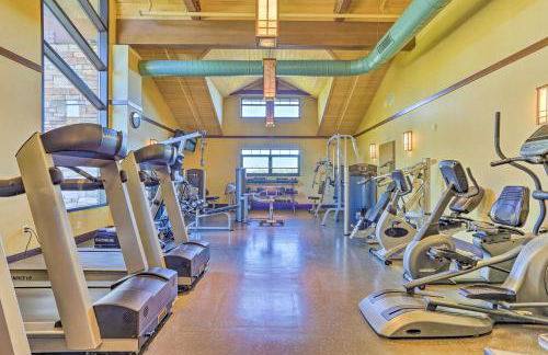 Lakefront Poconos Family Home with Pool Access - Foto 38