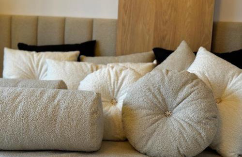 Family & Business Apartments PREMIUM No1 - 1 Bedroom with Private Jacuzzi, Balcony, Parking - Photo 5