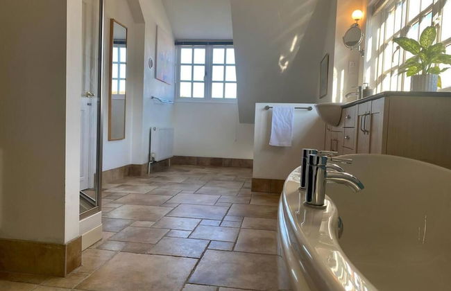 Idyllic Country Retreat With Wow Views & Lush Pool - Foto 39