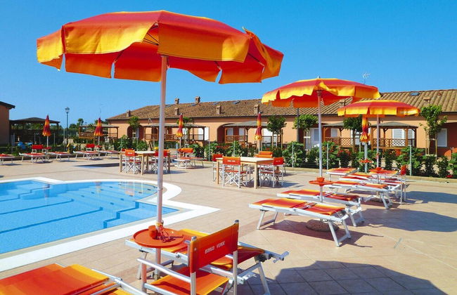 Apartment in Vada With Garden Furniture - Photo 1