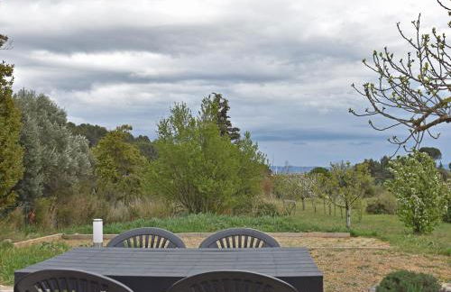 Tranquil Villa with Pool - Foto 25