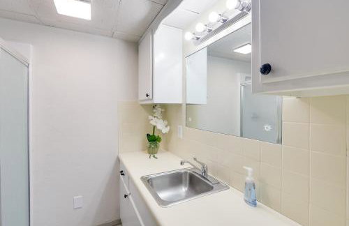 Group Getaway with Private Yard in Wichita! - Foto 12