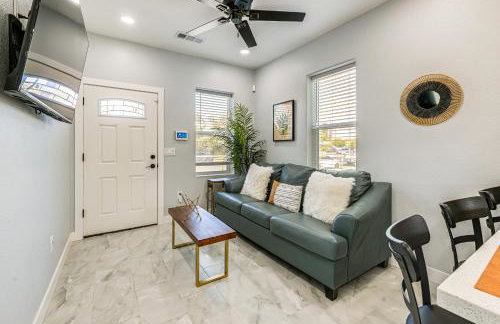 Small-Town Charm & Patio Dining: Home in Madera! - Foto 2