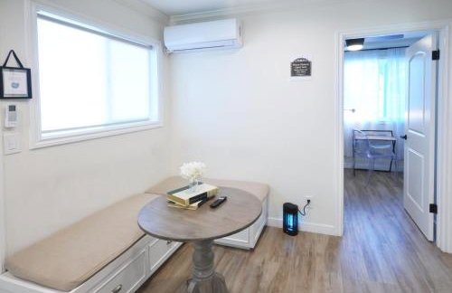 Cozy 2B1B Guest House with Private Entrance and Parking - Foto 26