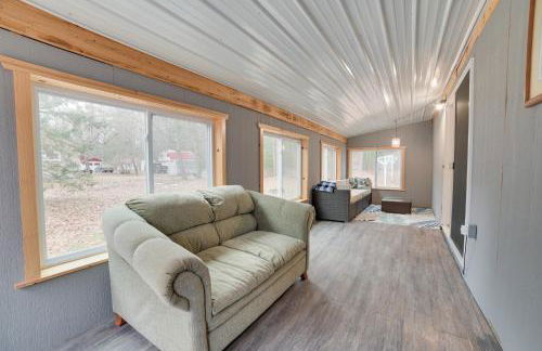 Scenic Evans Hideaway Steps to Lake Huron! - Foto 21