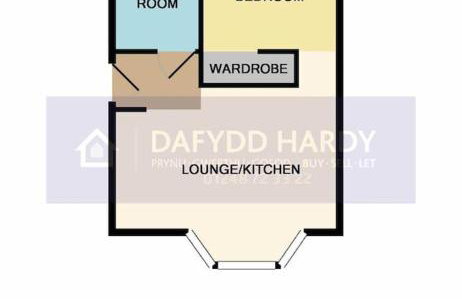 Compact Modern Apartment Single Person or Couple Only - Photo 14