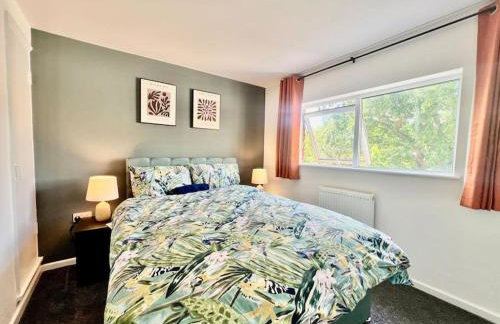 4 Bedroom House in the Heart of Basildon 2 mins to Town Center I Weekly or Monthly Stay Offer I Free Parking I Sleeps 7 - Foto 2