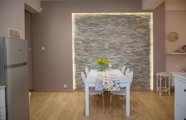 The North Tower Apartment - Photo 10