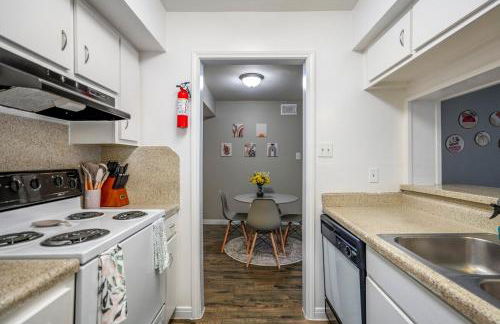 Towne Plaza Apartments #114 in the Galleria Area - Foto 6