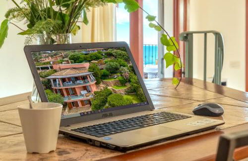 Villa Patty with infinity pool in front of the sea, parking and wifi - Foto 80