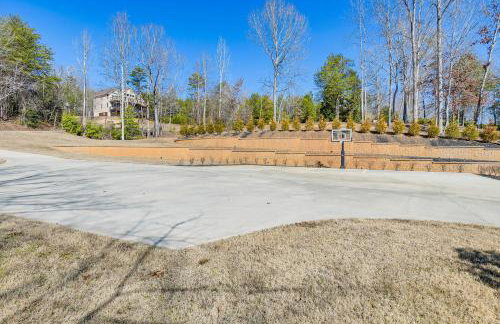 Lake Hartwell Getaway with Private Dock and Fire Pit! - Foto 42