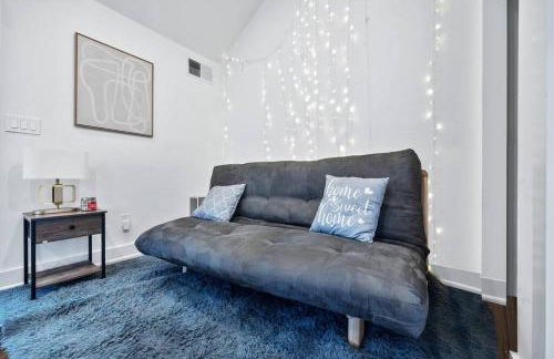 Lux Stay's Modern Loft Style Tiny Home in ATL - Foto 43