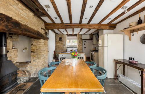 Wold House 18th century Cottage Barn - Pass the Keys - Photo 2