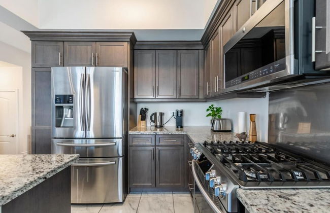 Modern Lakeshore 3BR 3BA TH Free Parking BBQ - Foto 21