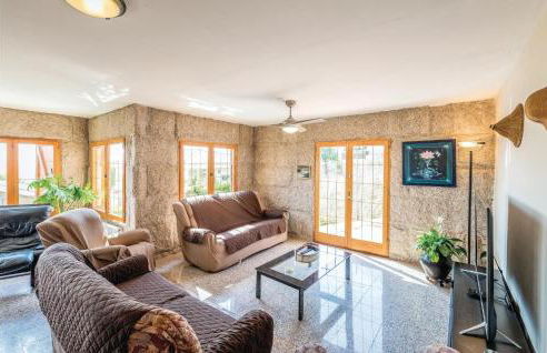 Gorgeous Home In Alella - Foto 2