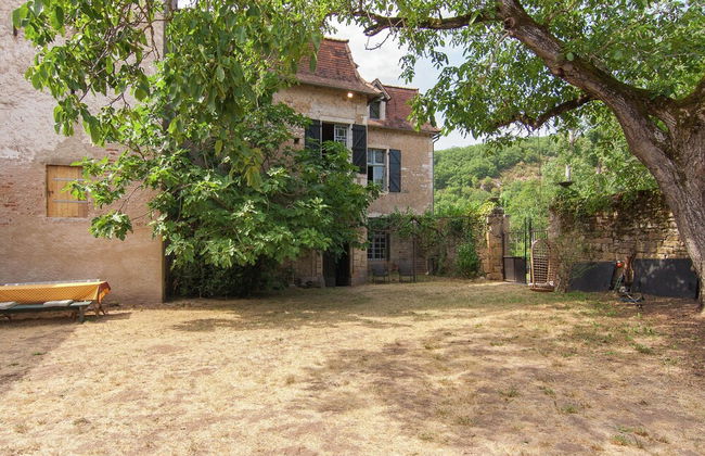 Historic Mansion by River Cenevieres - Foto 38