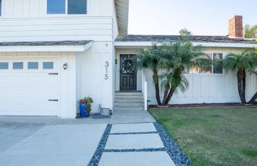 4Bd, putt putt, turf, grill, fire pit & more! - Photo 51