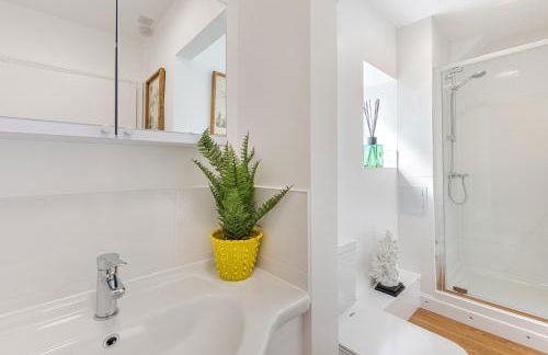 Chic 1BR Teddington Apartment Modern & Bright - Foto 25
