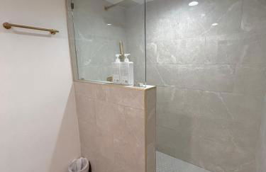 LA Modern Street View Glass Window 2BR - Foto 45