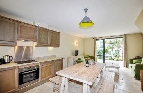 2 Bedroom Awesome Home In Saint-Laurent-De-La-Ca - Foto 6