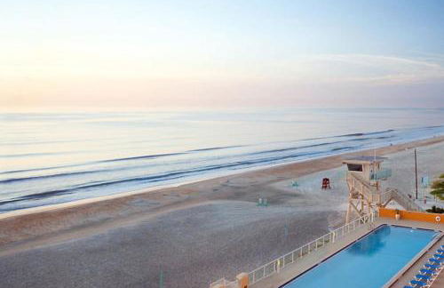 Hear the Atlantic waves in this Studio resort apt in Ormond Beach with vacation amenities - Photo 24