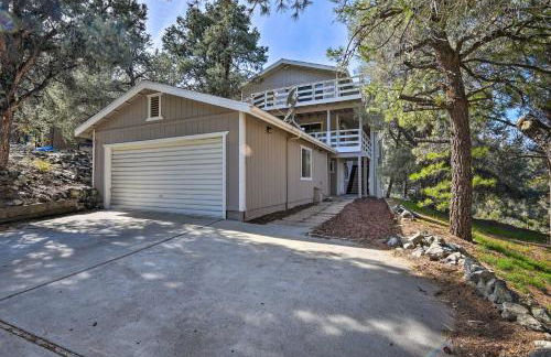 Luxe Escape with Decks, Mtn Views, Game Room! - Foto 40