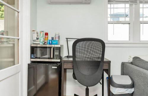 Vintage Westlake Hideaway with Patio & Lake Views - Foto 8