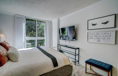 Cute 1 bedroom unit located in Condo Hotel in the heart of Coconut Grove Free Parking - Foto 6