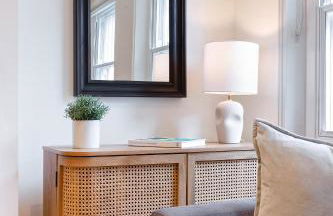 Bright Carnaby Soho 1BR Apartment with AC - Photo 8