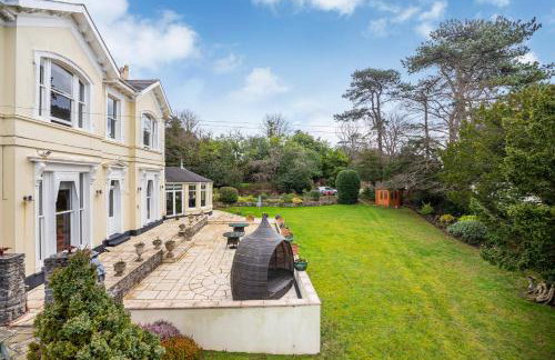 Stunning Apartment in Victorian Villa with Garden - Photo 31