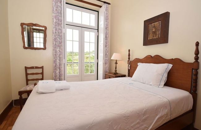 Sprawling Villa Near Alenquer - Photo 7