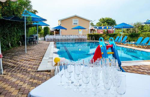 Villa Eleni Holiday Resort 4' walk to Beach with Pool - Ideal for Families and Couples - Foto 6