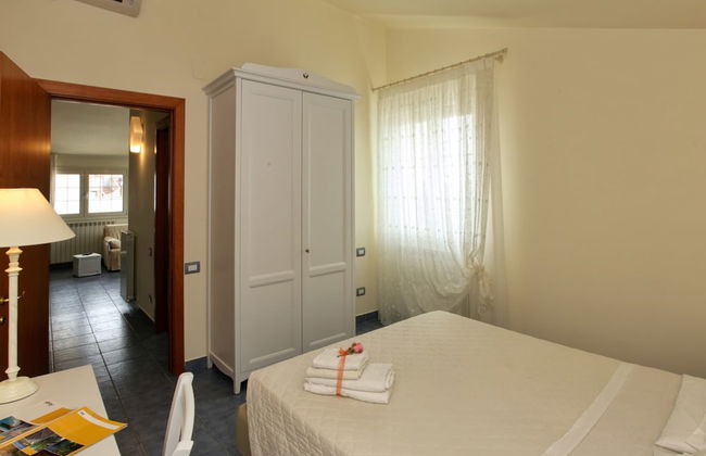 Villa with Salt Water & Heated Pool & Hot Tub near sea - Foto 20