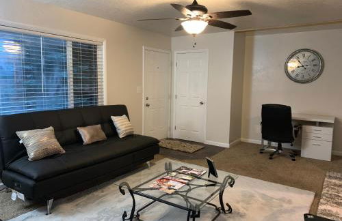 Manchester Manor at Kingston East - Foto 18