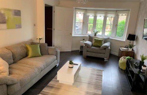 Spacious and amazing 4 bedroom detached house - Foto 1