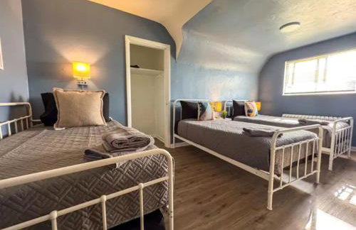 4 Apartments 7 Bedrooms with 23 Beds and Parking WIFI - Foto 35