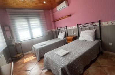 Villa Oasis entre Viñedos cerca de Barcelona con A A y piscina climatizada - Foto 28