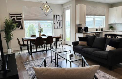 Warrenville Retreat 4BR 3 Bath Townhouse - WV2 - Foto 52