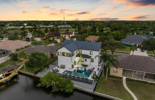 2 Million Villa Heated Pool w Luxury Spa 6BR & 6BR Waterfront by Canal - Foto 18