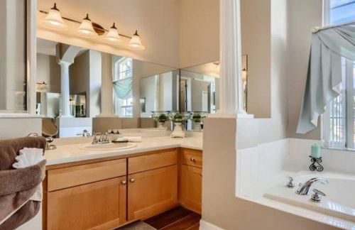 The Marvel Mansion 5BR Pool Home Near Disney World - Foto 36