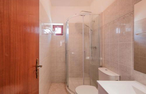 Zambujeira do Mar 4-Bed House Perfect for Families & Friends - Foto 5