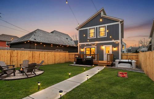 Hot Tub - Gym - Pizza Oven - PS5 - Ping Pong - 2MIN from DT - Foto 1