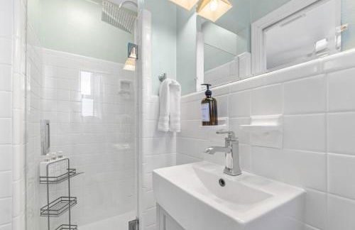 Across from Beach- 3 Master Suites, Heated Pool & Spa, Tanning Ledge, Golden Tee - by Maven Vacation Rentals - Foto 33