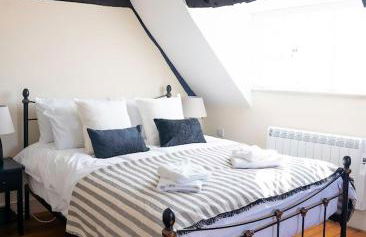 Stylish and Spacious 2-Bedroom Apartment, Tysoes Court, Tewkesbury Town Centre - Private Parking Included - Foto 9