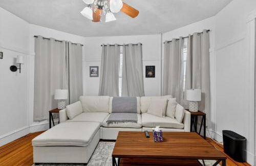 Spacious 2Br home in Malden with AC & heat - Photo 25