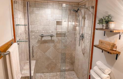 Ski-In Ski-out Luxury Condo with Hot Tub and pools - Foto 5