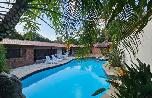 Casa Enorme para 12 pessoas, 4 suites e um fundo com 18mil metros de mata e um pier no rio que sai para o mar-Internet 100MB - Photo 10